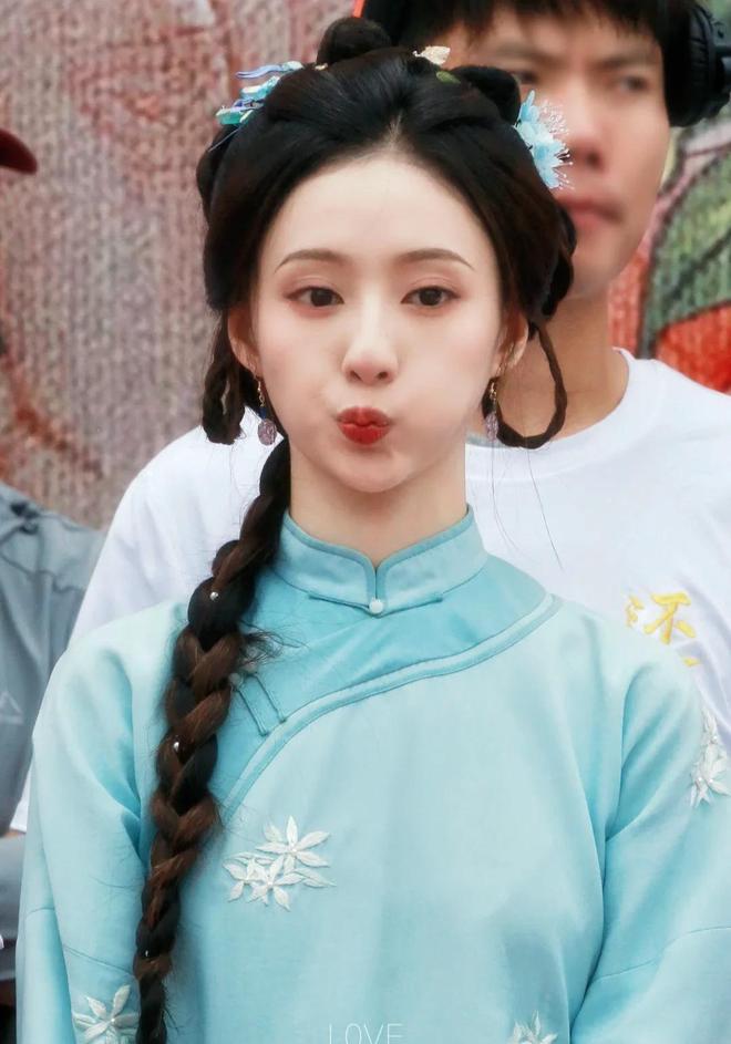 操刀女主颜值碾压原版男主一言难尽麻将胡了新《还珠》开机！琼瑶儿媳(图16)