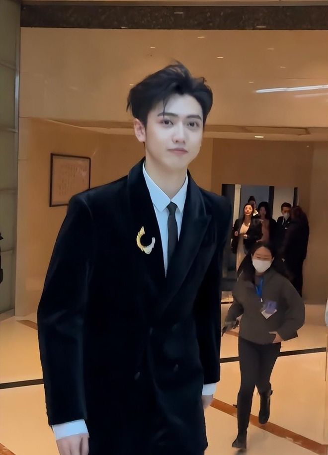 操刀女主颜值碾压原版男主一言难尽麻将胡了新《还珠》开机！琼瑶儿媳(图30)